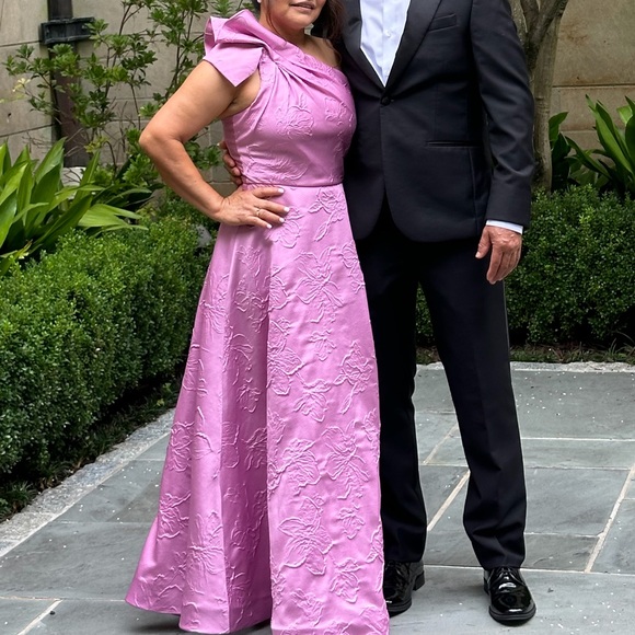 Monique Lhuillier Pink Gown - Picture 2 of 2